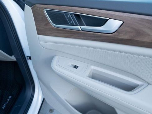 New 2026 Volkswagen Atlas SE image 44