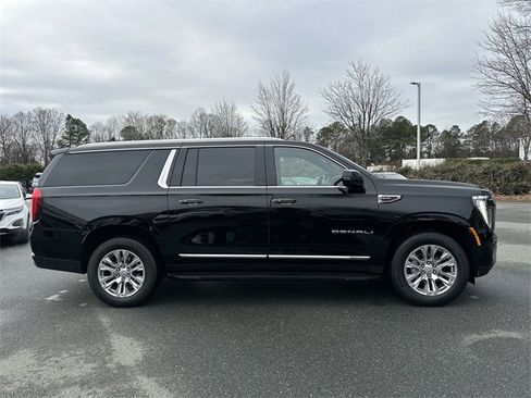 Used 2025 GMC Yukon XL Denali image 6