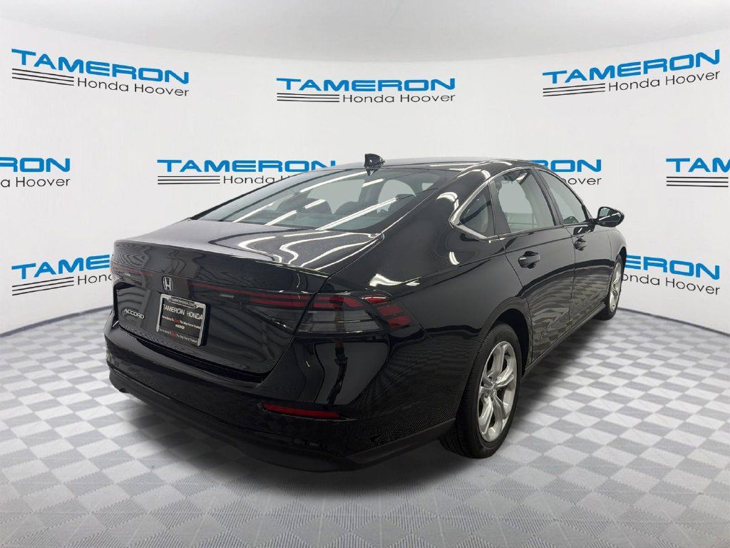 Used 2023 Honda Accord LX image 5