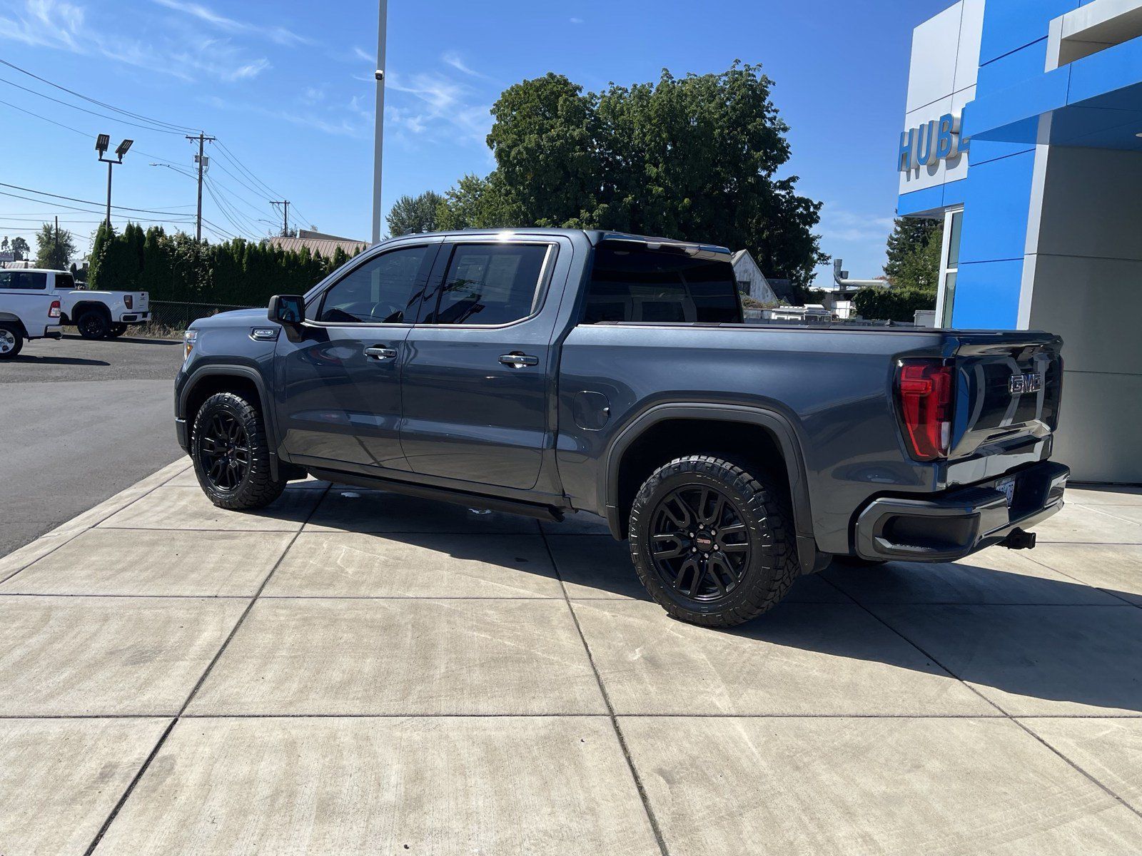 Used 2020 GMC Sierra 1500 Elevation w/ Elevation Value Package AWD/4WD image 3