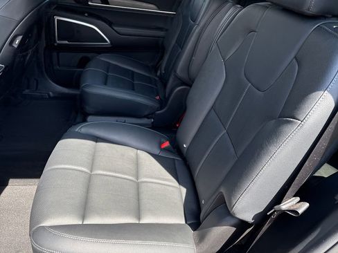 Used 2022 Kia Telluride EX w/ EX Premium Package AWD/4WD image 10