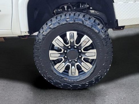 Used 2025 GMC Sierra 3500 Denali AWD/4WD image 6