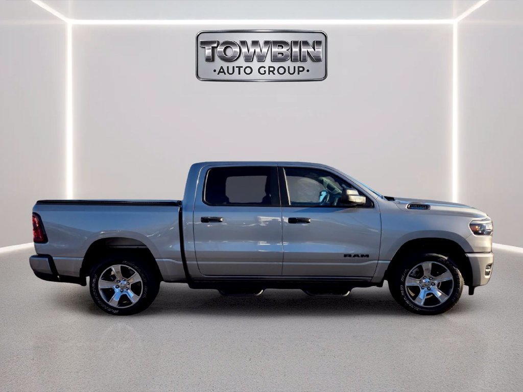 Used 2025 RAM 1500 Tradesman AWD/4WD image 3