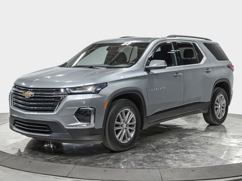 Used 2023 Chevrolet Traverse LT AWD/4WD image 1