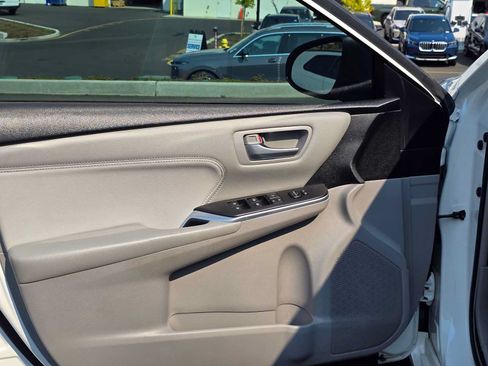Used 2017 Toyota Camry XLE w/ Convenience Package FWD image 22