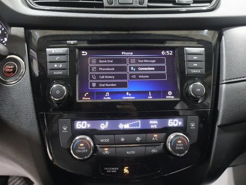 Used 2020 Nissan Rogue SV AWD/4WD image 24
