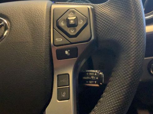 Used 2022 Toyota Tacoma Limited AWD/4WD image 14