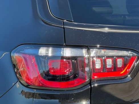 New 2026 Jeep Compass Latitude image 9