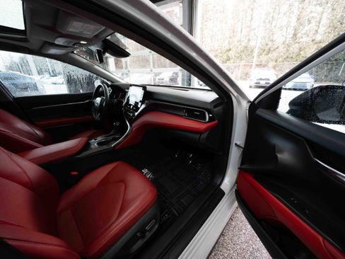 Used 2022 Toyota Camry XSE image 25