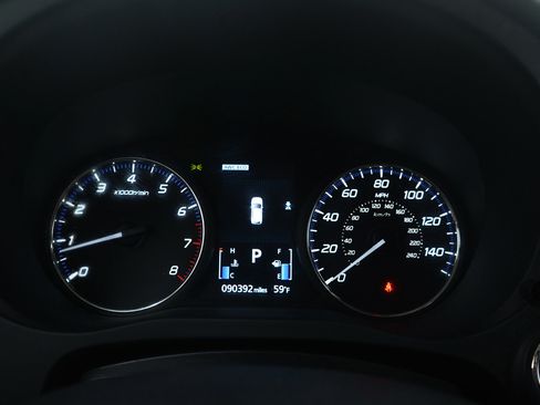 Used 2017 Mitsubishi Outlander SEL image 29