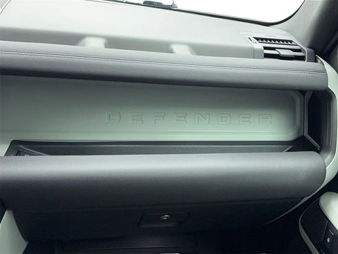 Used 2022 Land Rover Defender 110 SE image 20