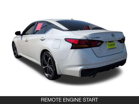 Used 2024 Nissan Altima 2.5 SR w/ SR Premium Package FWD image 7