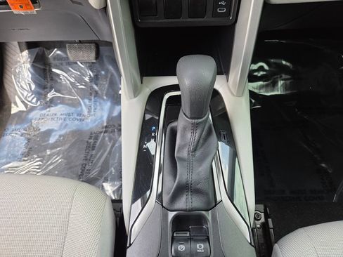 Used 2025 Toyota Corolla Cross L FWD image 31