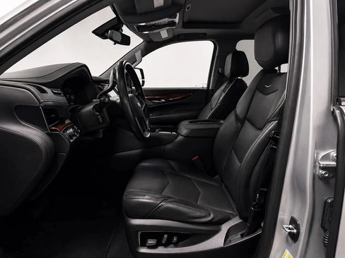 Used 2020 Cadillac Escalade ESV Luxury AWD/4WD image 10