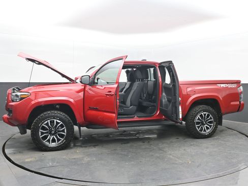 Used 2020 Toyota Tacoma TRD Sport image 39