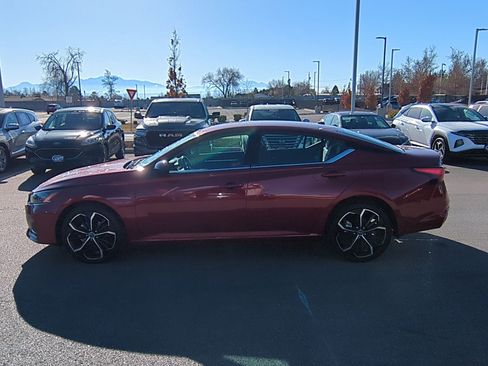 Used 2024 Nissan Altima 2.5 SR image 9