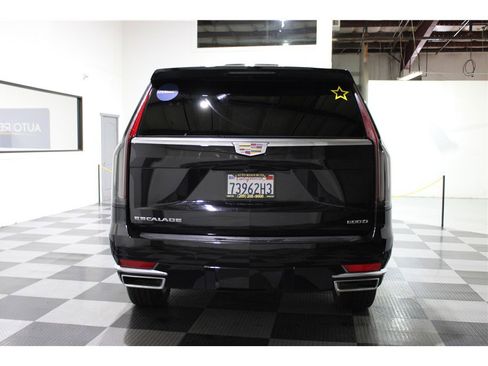 Used 2022 Cadillac Escalade ESV Premium Luxury image 5