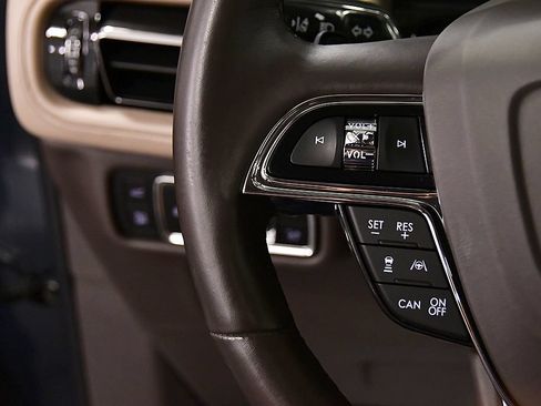 Used 2021 Lincoln Nautilus Reserve w/ Equipment Group 202A AWD/4WD image 19