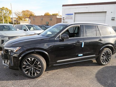 New 2026 Volvo XC90 B6 Ultra w/ Protection Package image 3