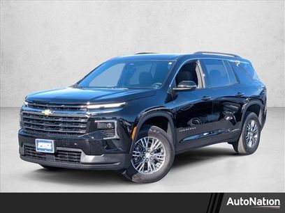 Certified 2025 Chevrolet Traverse LT w/ Driver Confidence Package