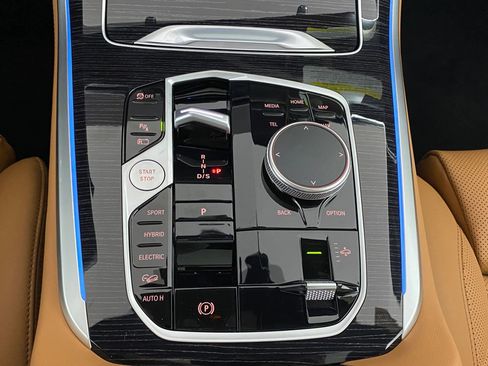 Used 2026 BMW X5 xDrive50e w/ M Sport Package AWD/4WD image 15