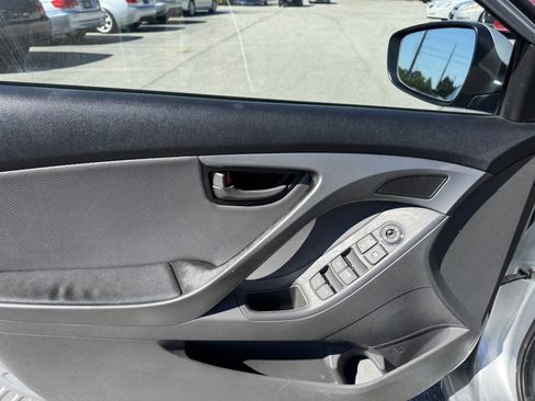 Used 2013 Hyundai Elantra Limited image 13