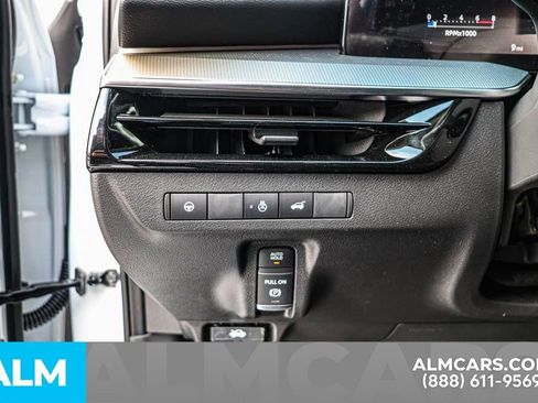 Certified 2025 Nissan Murano SL image 28