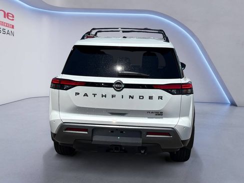 New 2026 Nissan Pathfinder Platinum AWD/4WD image 4