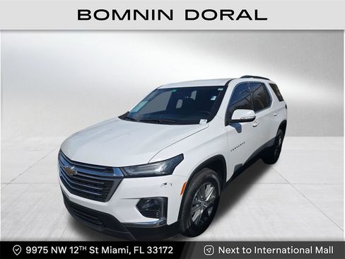 Used 2022 Chevrolet Traverse LT image 1