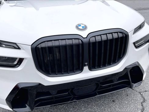 Used 2023 BMW X7 xDrive40i w/ Executive Package image 33