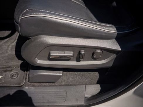 Used 2025 Honda Pilot Elite image 17
