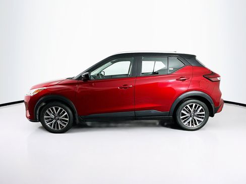 Used 2024 Nissan Kicks SV image 4