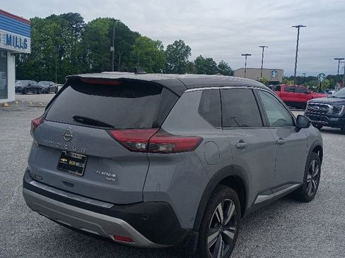 Used 2022 Nissan Rogue Platinum w/ Head-Up Display Package AWD/4WD image 2