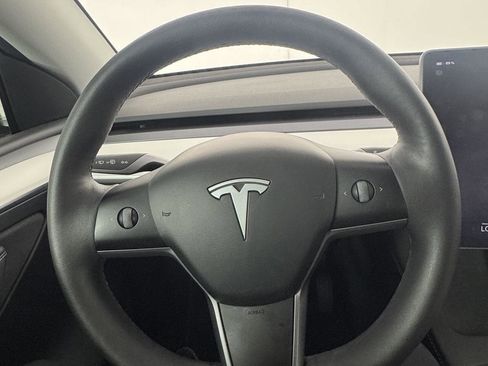 Used 2025 Tesla Model Y Long Range AWD/4WD image 13