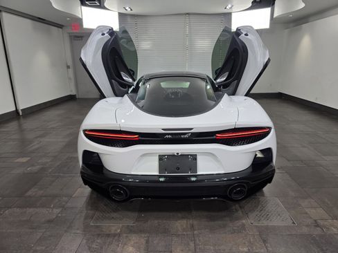 Used 2023 McLaren GT RWD image 18