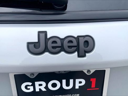 Used 2025 Jeep Compass Trailhawk w/ Trailer Tow Group AWD/4WD image 30