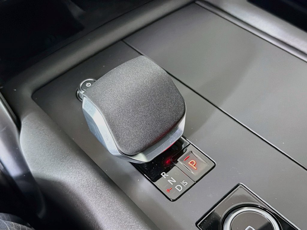 New 2026 Land Rover Discovery S AWD/4WD image 17