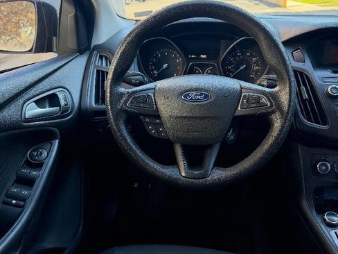 Used 2017 Ford Focus SE image 10