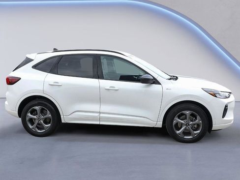 Used 2023 Ford Escape ST-Line w/ Tech Pack #1 AWD/4WD image 8
