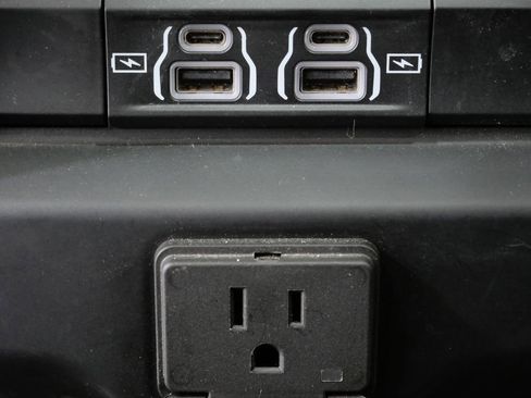 Used 2022 RAM 1500 Laramie AWD/4WD image 25