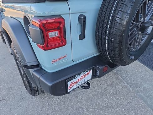 Used 2024 Jeep Wrangler Sport AWD/4WD image 20