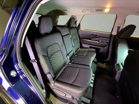 Used 2025 Nissan Pathfinder SV FWD image 24