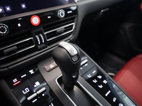 Certified 2024 Porsche Macan GTS AWD/4WD image 16