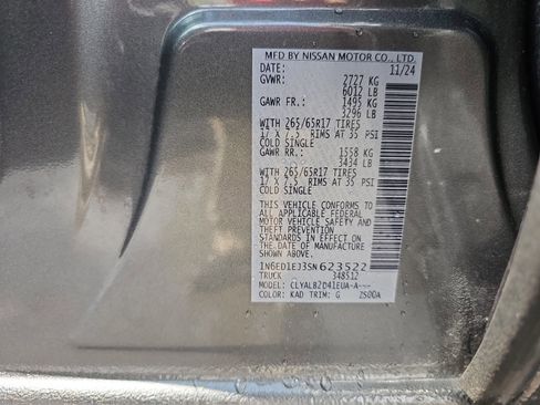 Used 2025 Nissan Frontier SV image 33