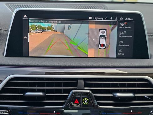 Used 2021 BMW 740i w/ Premium Package image 27