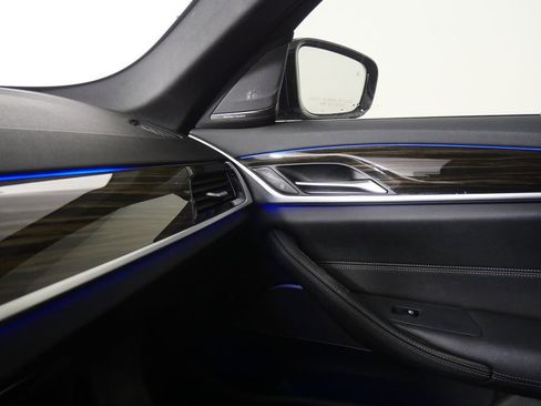 Certified 2023 BMW 540i w/ Premium Package image 28