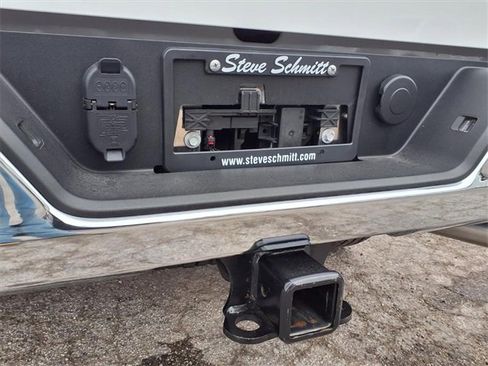 New 2025 GMC Sierra 2500 SLT w/ SLT Convenience Package image 21