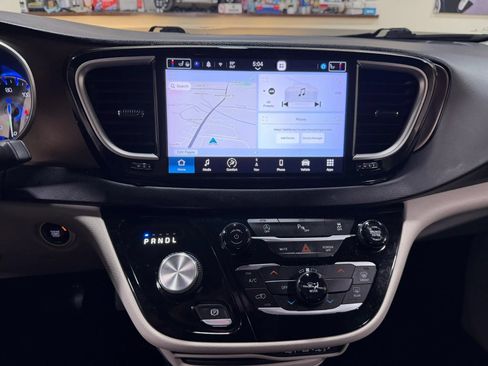 Used 2022 Chrysler Voyager LX w/ Fleet Security Group FWD image 43
