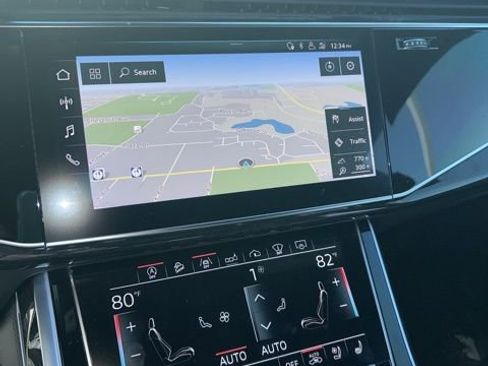 Used 2019 Audi Q8 Prestige w/ Luxury Package image 3