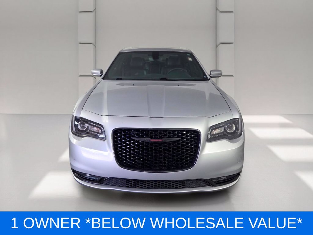 Used 2023 Chrysler 300 S RWD image 3